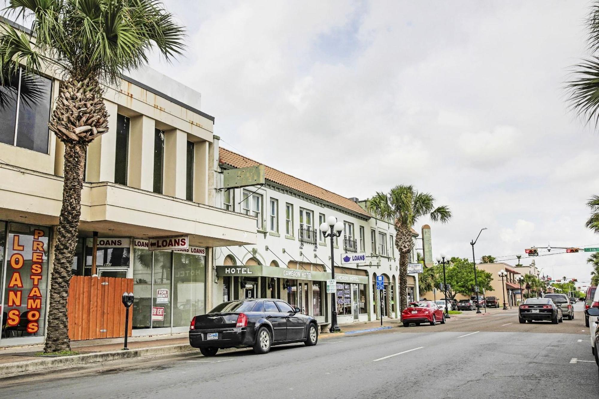 Oyo Historic Cameron Hotel Brownsville I-69E Exterior foto